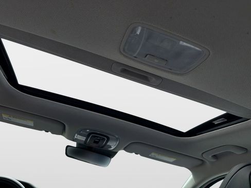 Certified 2023 Hyundai Elantra Limited image 35