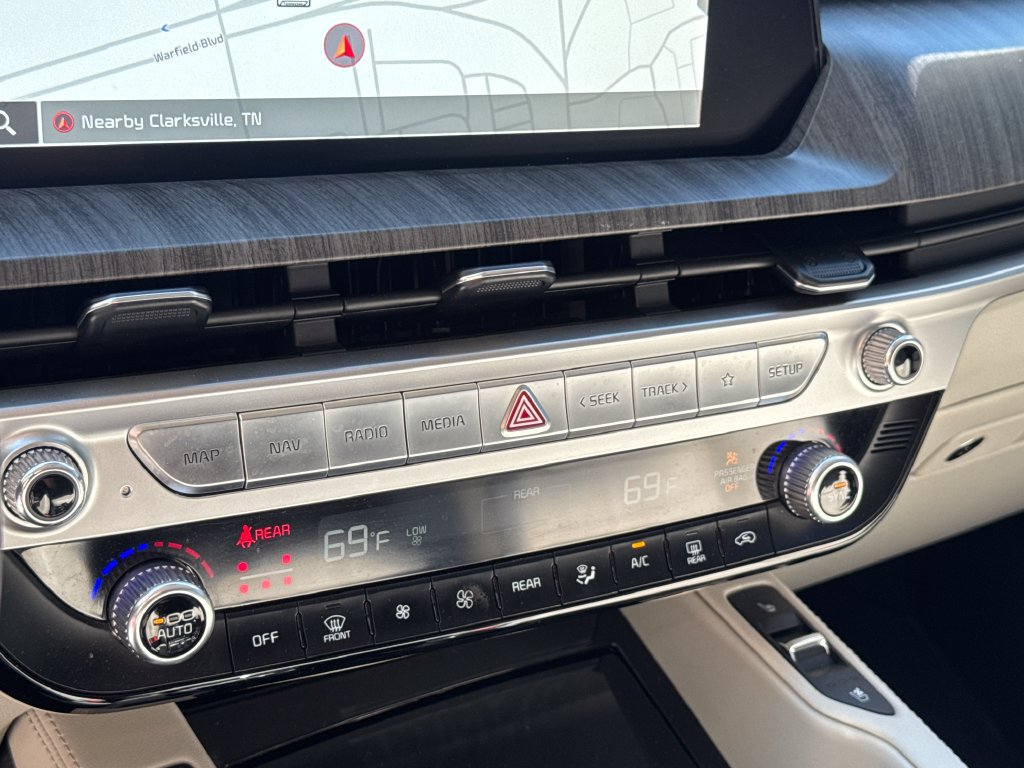 Used 2023 Kia Telluride EX w/ EX Captain's Chair Package FWD image 25