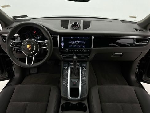 Used 2021 Porsche Macan image 22