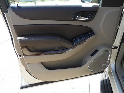 Used 2015 Chevrolet Suburban LT AWD/4WD image 17