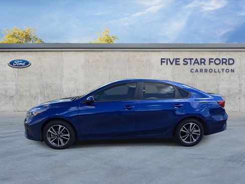 Used 2023 Kia Forte LXS image 5