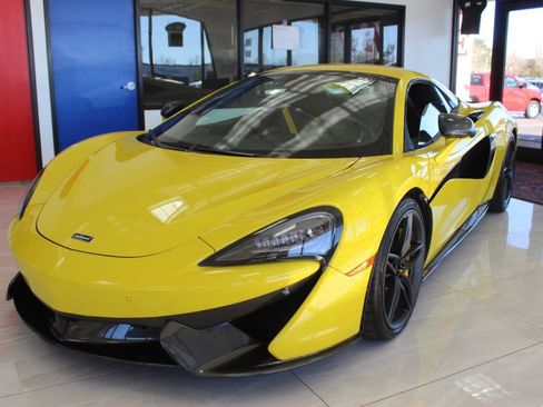 Used 2018 McLaren 570S Spider RWD image 1