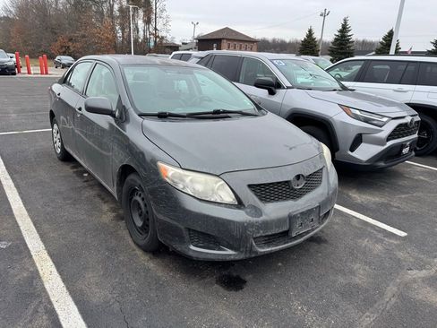 Used 2010 Toyota Corolla LE image 1