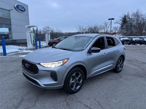 Used 2024 Ford Escape ST-Line image 2