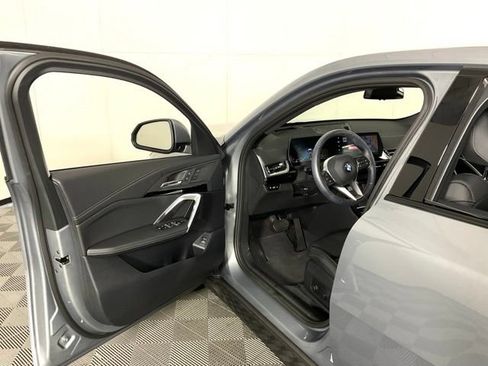 Used 2025 BMW X2 xDrive28i AWD/4WD image 26