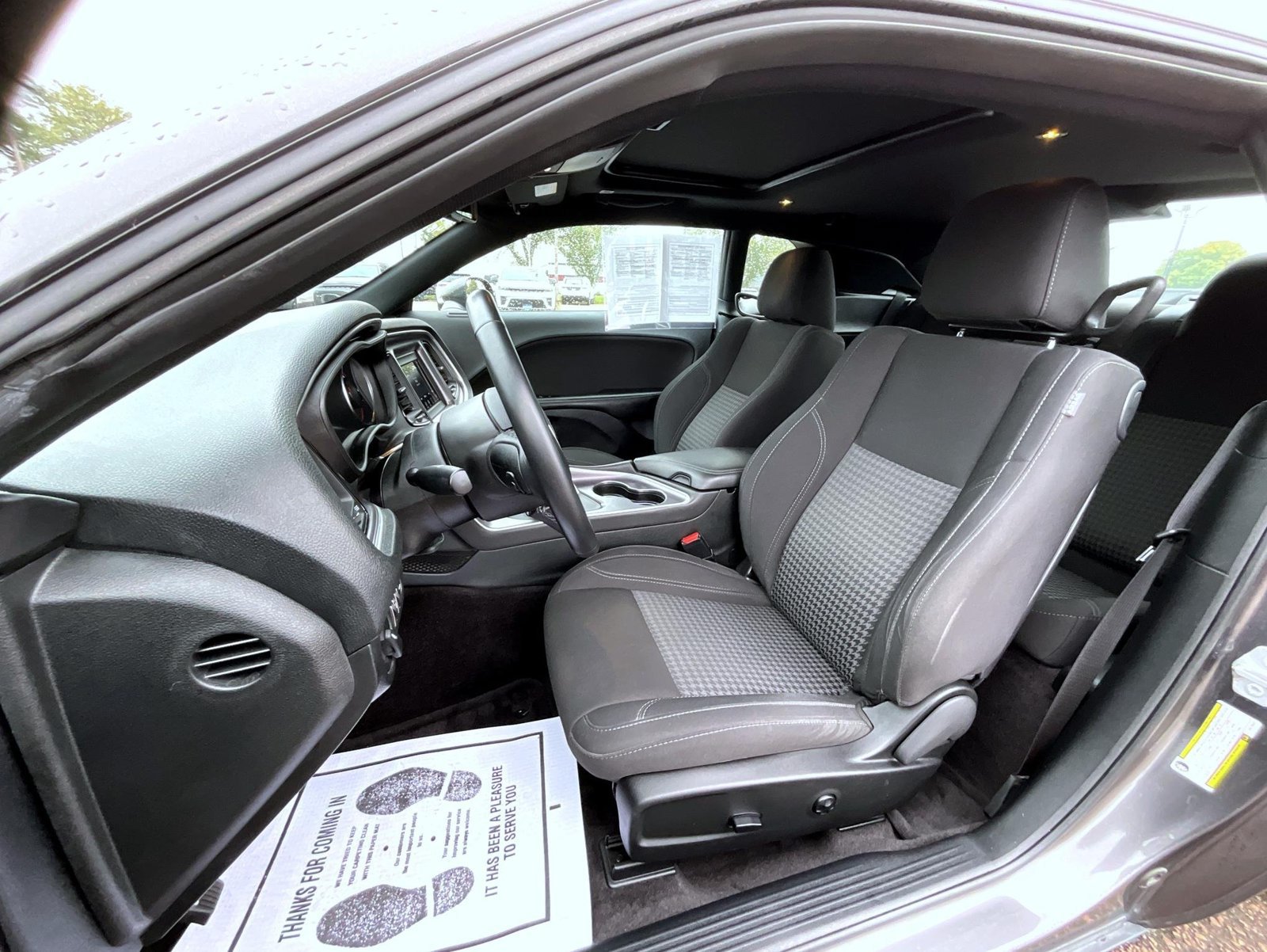 Used 2018 Dodge Challenger SXT RWD image 11