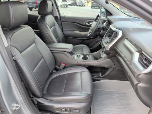 Used 2023 GMC Acadia SLT w/ Technology Package FWD image 12