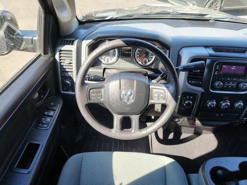 Used 2017 RAM 1500 ST w/ SXT Appearance Group image 15