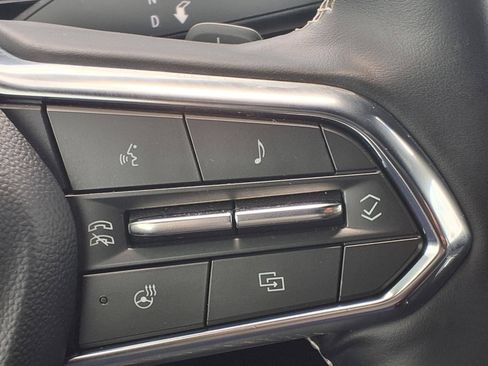 Used 2025 Chevrolet Traverse LT AWD/4WD image 16
