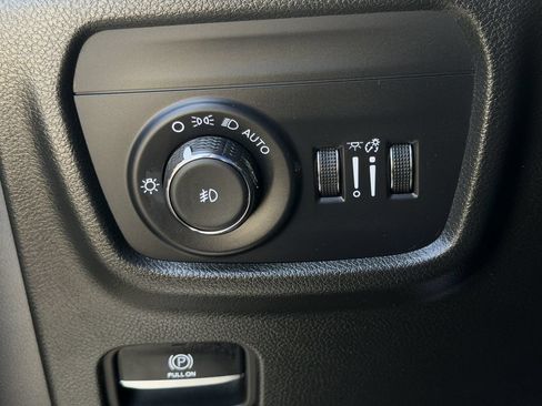 Used 2024 Jeep Grand Cherokee L Limited w/ Luxury Tech Group II AWD/4WD image 24