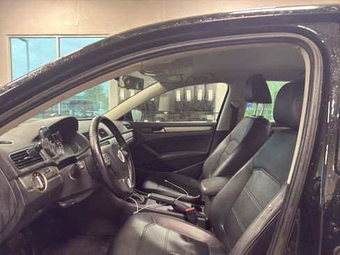 Used 2015 Volkswagen Passat 1.8T Limited Edition FWD image 10