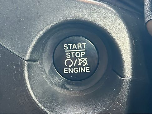 Certified 2021 Jeep Renegade Sport image 17