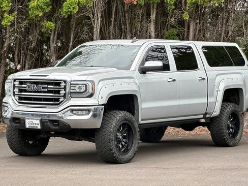 Used 2016 GMC Sierra 1500 SLT w/ SLT Premium Package AWD/4WD image 8