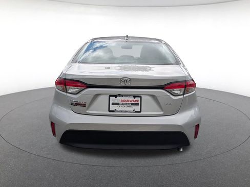 Used 2025 Toyota Corolla LE FWD image 5