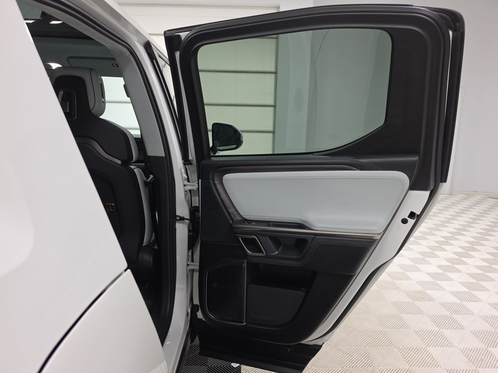 Used 2023 Rivian R1T Adventure Quad AWD/4WD image 19