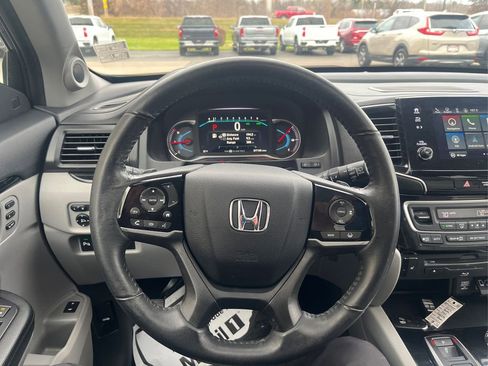 Used 2019 Honda Pilot Touring image 17