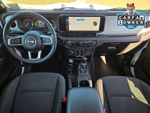 Used 2024 Jeep Wrangler Unlimited Sahara AWD/4WD image 13