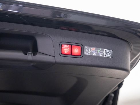 New 2026 Mercedes-Benz GLS 580 4MATIC image 33