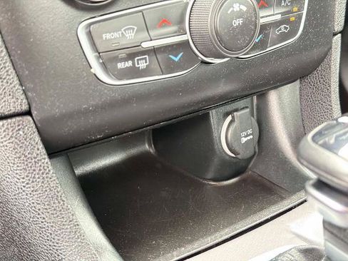 Used 2022 Dodge Charger SXT RWD image 27