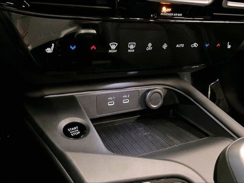 New 2026 Nissan Sentra SR w/ SR Premium Package FWD image 26