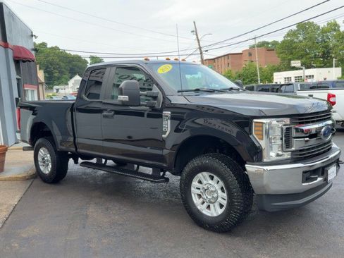 Used 2019 Ford F250 XL w/ STX Appearance Package AWD/4WD image 4