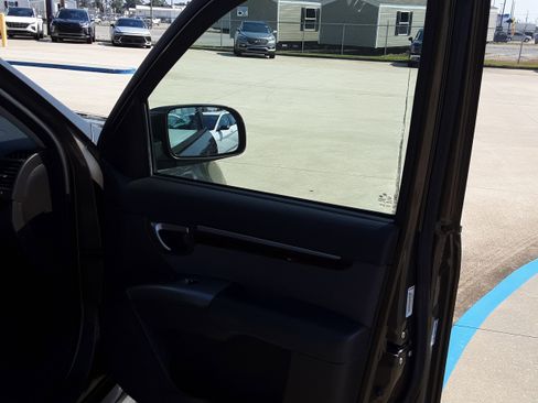 Used 2012 Hyundai Santa Fe SE image 16