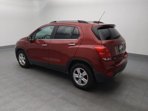 Used 2019 Chevrolet Trax LT w/ LT Convenience Package FWD image 3