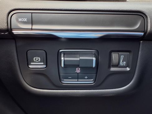 Used 2024 Cadillac Escalade ESV Sport RWD image 25