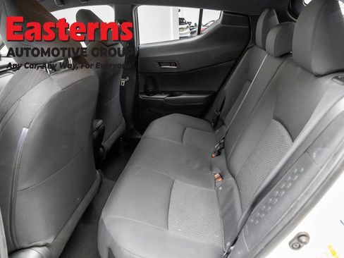 Used 2018 Toyota C-HR XLE FWD image 21