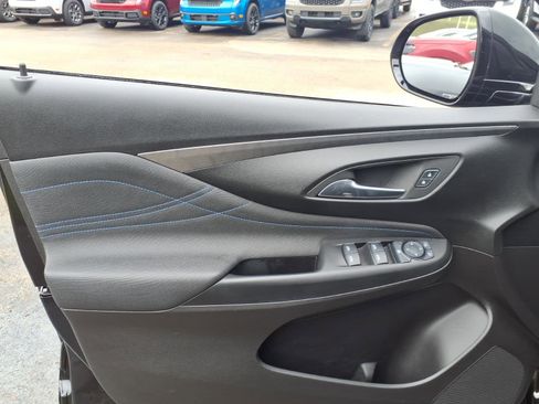 Used 2025 Buick Envista Sport Touring w/ Experience Buick Package image 8