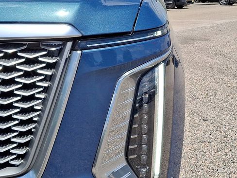 Used 2025 Cadillac Escalade Premium Luxury Platinum AWD/4WD image 9