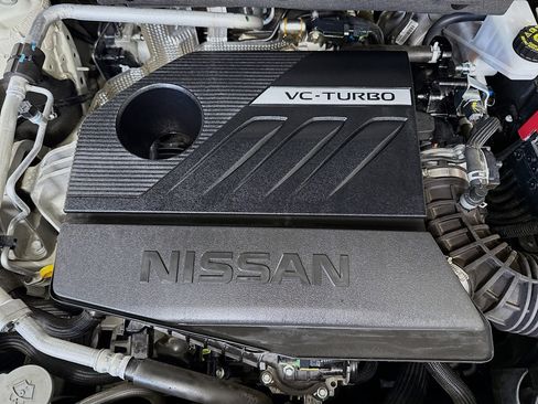 Used 2023 Nissan Rogue SV image 39