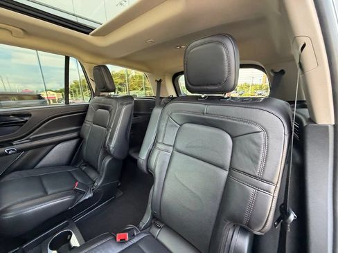Used 2024 Lincoln Aviator Reserve AWD/4WD image 19