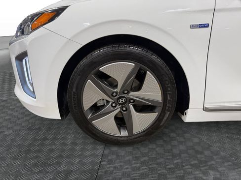 Used 2020 Hyundai Ioniq SEL image 15