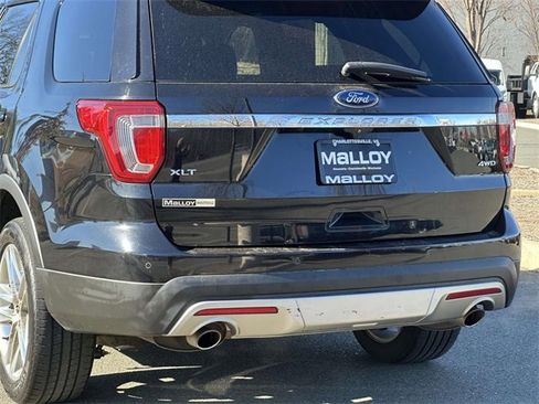 Used 2017 Ford Explorer XLT w/ Equipment Group 202A image 4