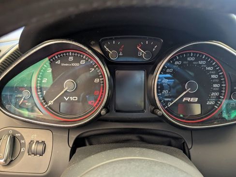 Used 2011 Audi R8 V10 AWD/4WD image 21