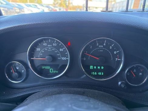 Used 2014 Jeep Wrangler Unlimited Sahara w/ Max Tow Package image 27