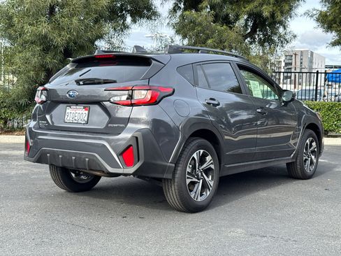 Used 2025 Subaru Crosstrek 2.0i Premium image 11