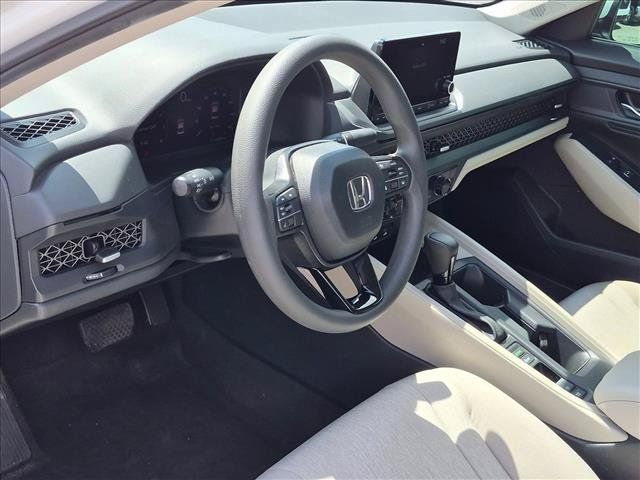 Used 2023 Honda Accord EX image 9