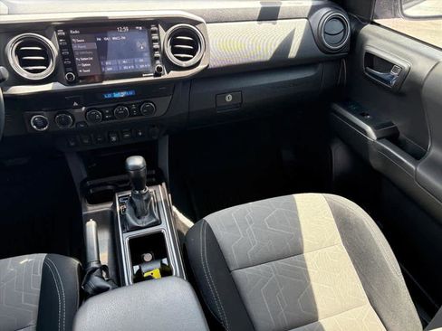 Used 2022 Toyota Tacoma TRD Sport w/ Technology Package AWD/4WD image 5