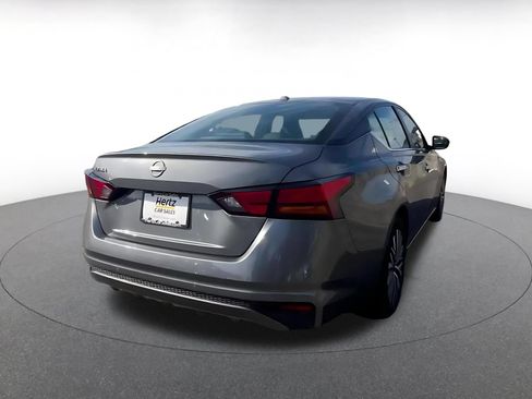 Used 2025 Nissan Altima 2.5 SV FWD image 12