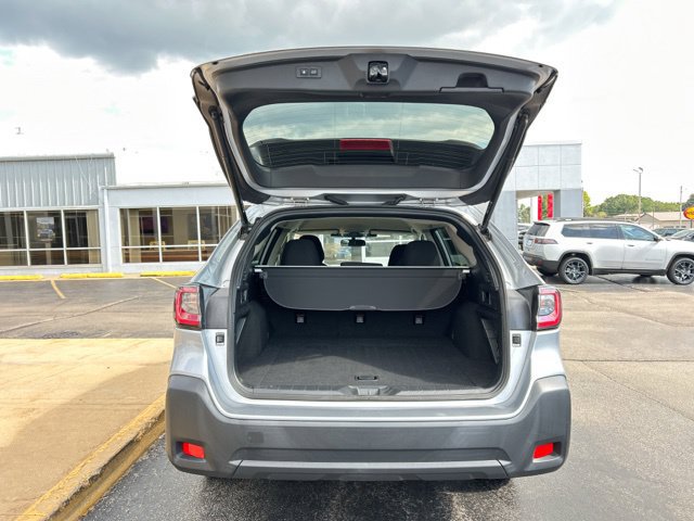 Used 2023 Subaru Outback Premium AWD/4WD image 11