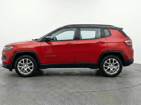 Used 2025 Jeep Compass Limited image 5