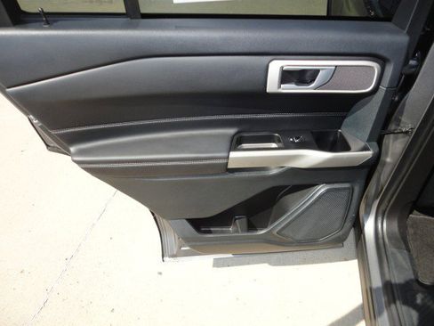 Used 2023 Ford Explorer XLT w/ Equipment Group 202A image 9