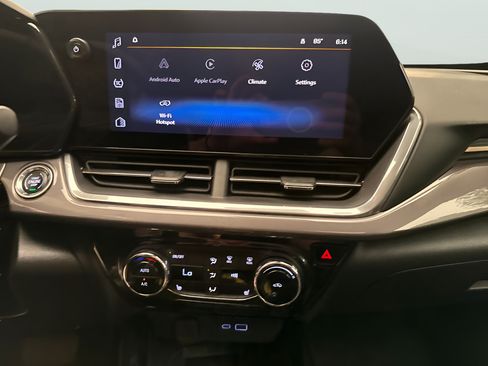 Used 2024 Chevrolet Trax ACTIV w/ Sunroof Package FWD image 26