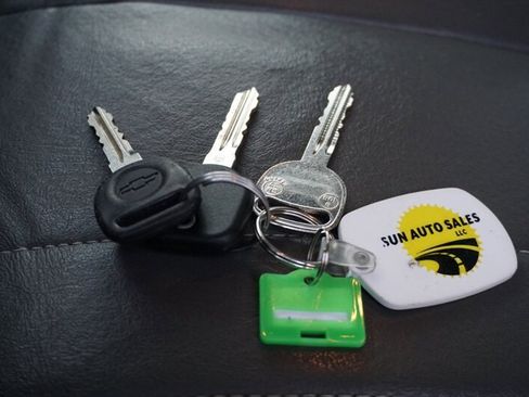 Used 2010 Chevrolet Express 1500 image 31