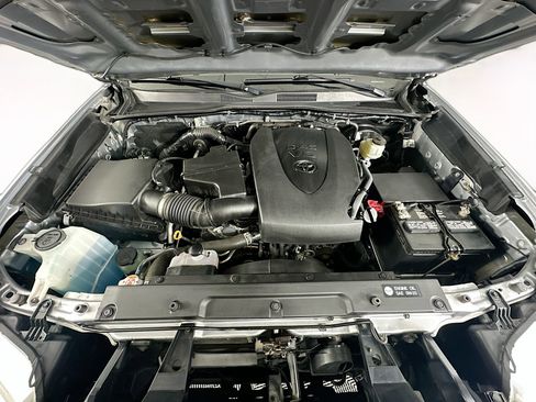 Used 2019 Toyota Tacoma TRD Sport w/ Technology Package image 31