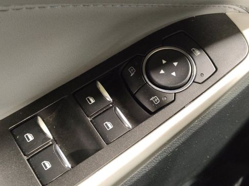 Used 2022 Ford Explorer XLT w/ Equipment Group 202A image 27