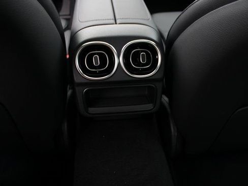 New 2025 Mercedes-Benz C 300 4MATIC Sedan image 32