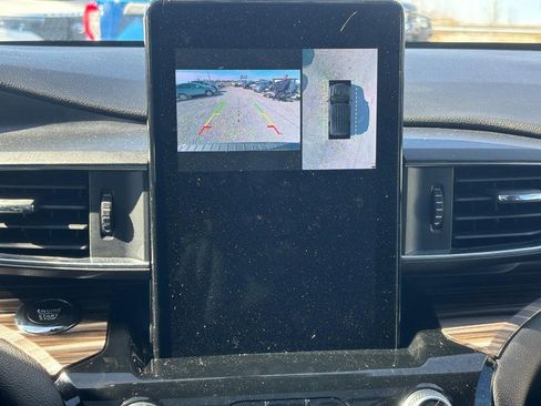 Used 2023 Ford Explorer Limited w/ Limited Technology Package image 26